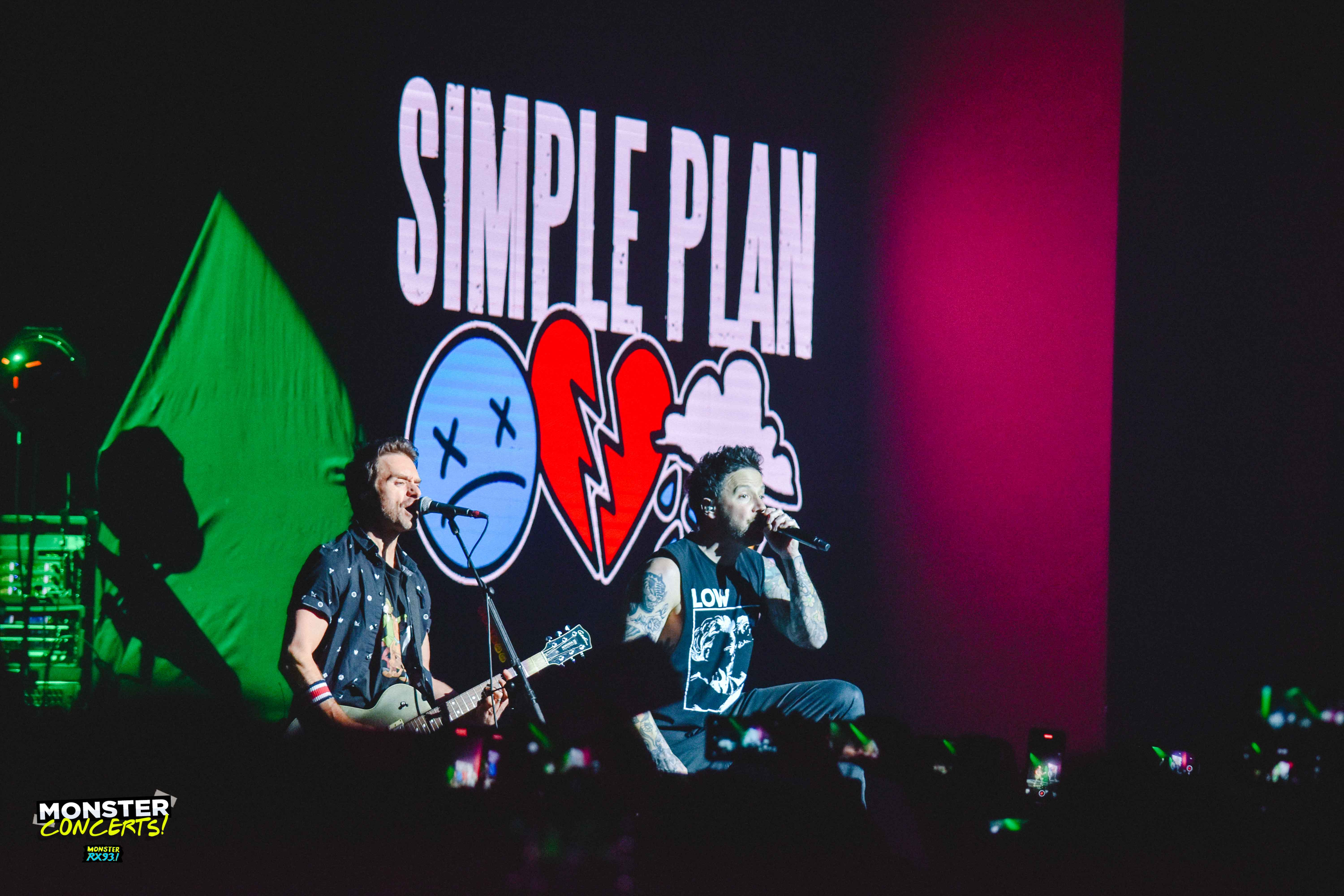 Simple Plan returns and rocks Manila; hails Filipinos as “best singers